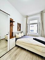 Affordable 4BR Near Stadthalle