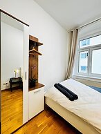 Affordable 4BR Near Stadthalle