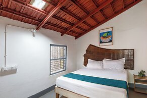 Underground Hostel By Bilwa Estate