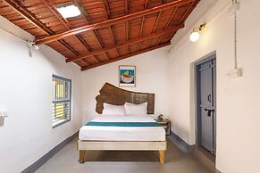 Underground Hostel By Bilwa Estate