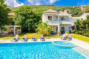 Ormos Beach House in Apraos