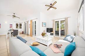 Ormos Beach House in Apraos