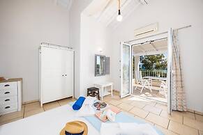 Ormos Beach House in Apraos