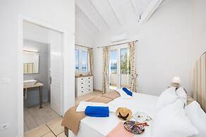 Ormos Beach House in Apraos