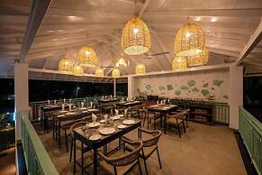 Yellowstone Resort Arambol