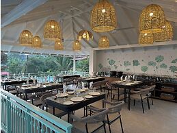 Yellowstone Resort Arambol