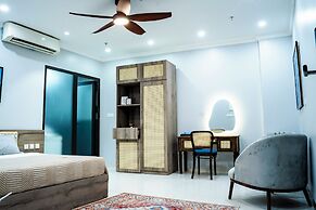 Diamond Light Hotel