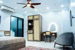 Diamond Light Hotel