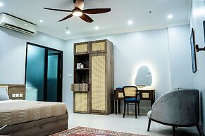 Diamond Light Hotel