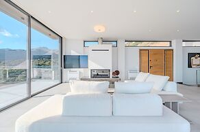 Zeus Villa