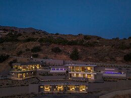Zeus Villa