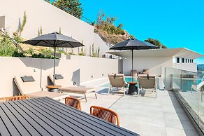 Zeus Villa