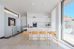 Zeus Villa