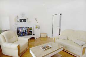 Spacious Apartment in Umag With Garden