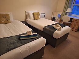 The Longchamp Retreat of Ely