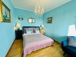 Esmaralda's House of Love