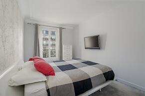 Luxury 4 Bed Residence - Next to Arc de Triomphe