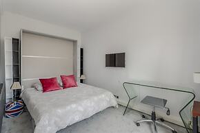 Luxury 4 Bed Residence - Next to Arc de Triomphe