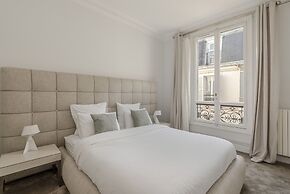 The Parisian Beauty in Paris
