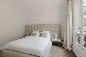 The Parisian Beauty in Paris