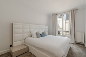 The Parisian Beauty in Paris