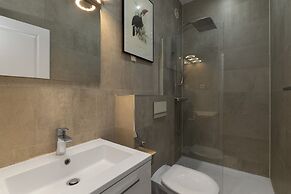 Luxury 5 Bed Residence - Opposite Arc de Triomphe