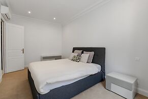 Luxury 5 Bed Residence - Opposite Arc de Triomphe