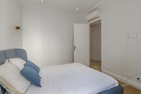 Luxury 5 Bed Residence - Opposite Arc de Triomphe
