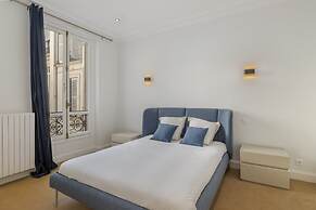 Luxury 5 Bed Residence - Opposite Arc de Triomphe