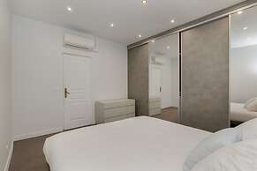 Luxury 5 Bed Residence - Opposite Arc de Triomphe