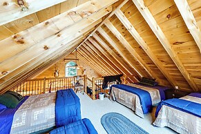 Game Room, Deck! Cozy Ski Cabin Near Sugarloaf