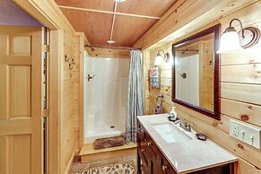 Game Room, Deck! Cozy Ski Cabin Near Sugarloaf