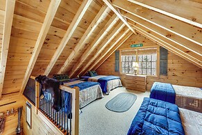 Game Room, Deck! Cozy Ski Cabin Near Sugarloaf