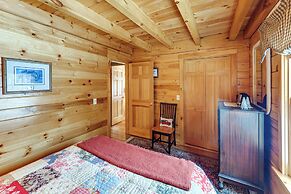 Game Room, Deck! Cozy Ski Cabin Near Sugarloaf