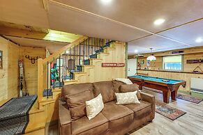 Game Room, Deck! Cozy Ski Cabin Near Sugarloaf