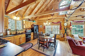 Game Room, Deck! Cozy Ski Cabin Near Sugarloaf