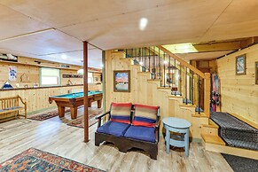 Game Room, Deck! Cozy Ski Cabin Near Sugarloaf