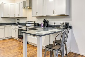 Stroll to Main St Eats! Pet-friendly Joplin Escape