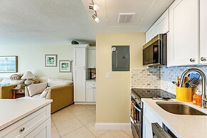 Oceanfront Studio w/ Gulf & Sunset Views From Bed!