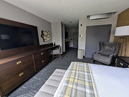 Beacon Suites Hotel
