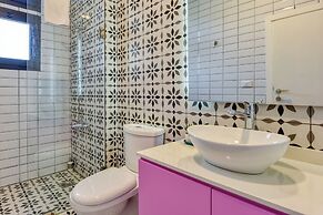 The Pop House 2-BR Apt in Mar Mkhayel