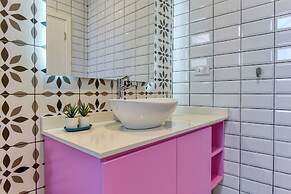 The Pop House 2-BR Apt in Mar Mkhayel