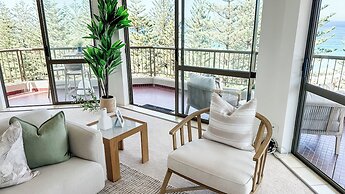 Absolute Burleigh Beachfront - Stylish 2BR Oceanview Stay