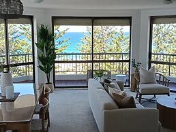 Absolute Burleigh Beachfront - Stylish 2BR Oceanview Stay