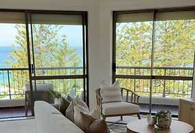 Absolute Burleigh Beachfront - Stylish 2BR Oceanview Stay
