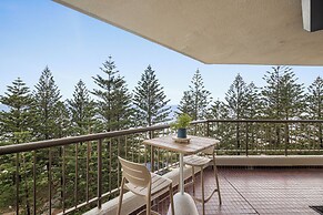 Absolute Burleigh Beachfront - Stylish 2BR Oceanview Stay