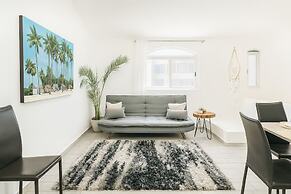 Boho Minimal 3-Min Beach Private Parking