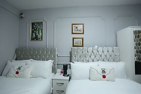 Heathrow roomzzzz B&B