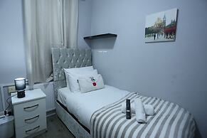 Heathrow roomzzzz B&B