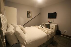 Heathrow roomzzzz B&B